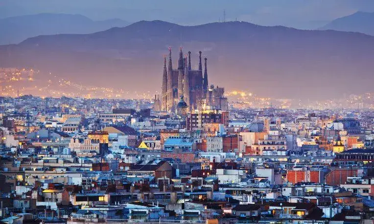 Városok spanyol utazási hangulatkép