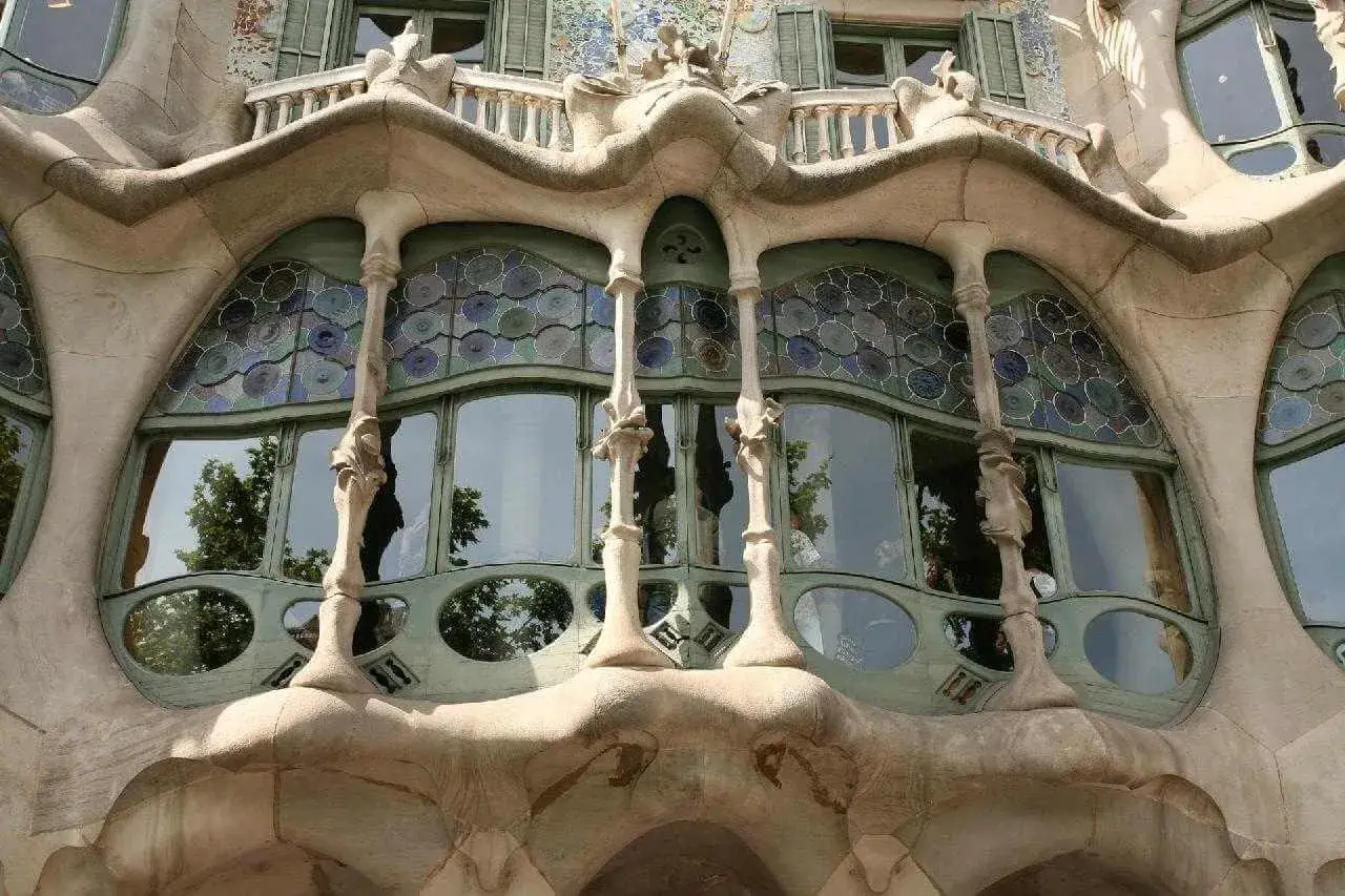 Pár a barcelonai adventi vásárban