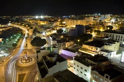 Puerto del Rosario esti látképe