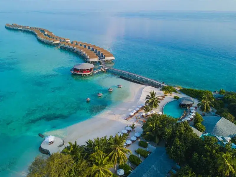 Centara Ras Fushi Resort & Spa Maldives – tengerparti és vízi villás pihenés