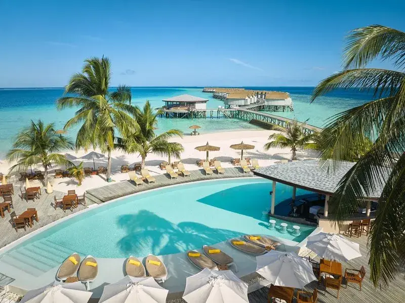 Centara Ras Fushi Resort & Spa Maldives – tengerparti és vízi villás pihenés