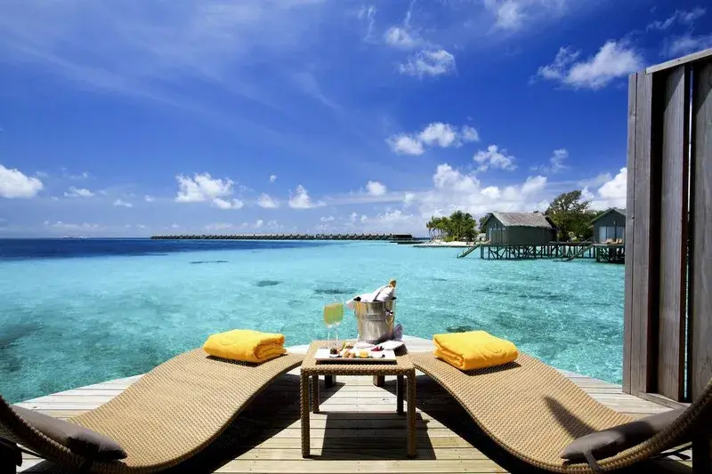 Centara Ras Fushi Resort & Spa Maldives – tengerparti és vízi villás pihenés