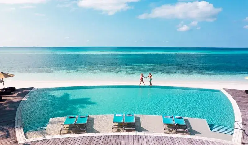 Kuredu Resort & Spa – hosszú maldív sziget strandokkal és vízi villákkal