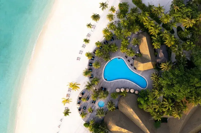 Kuredu Resort & Spa – hosszú maldív sziget strandokkal és vízi villákkal